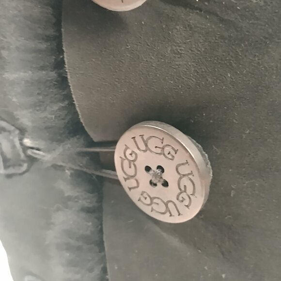 UGG Bailey Button Triplet II Black Sheepskin Shearling Boots Women US 7 - Picture 3 of 16